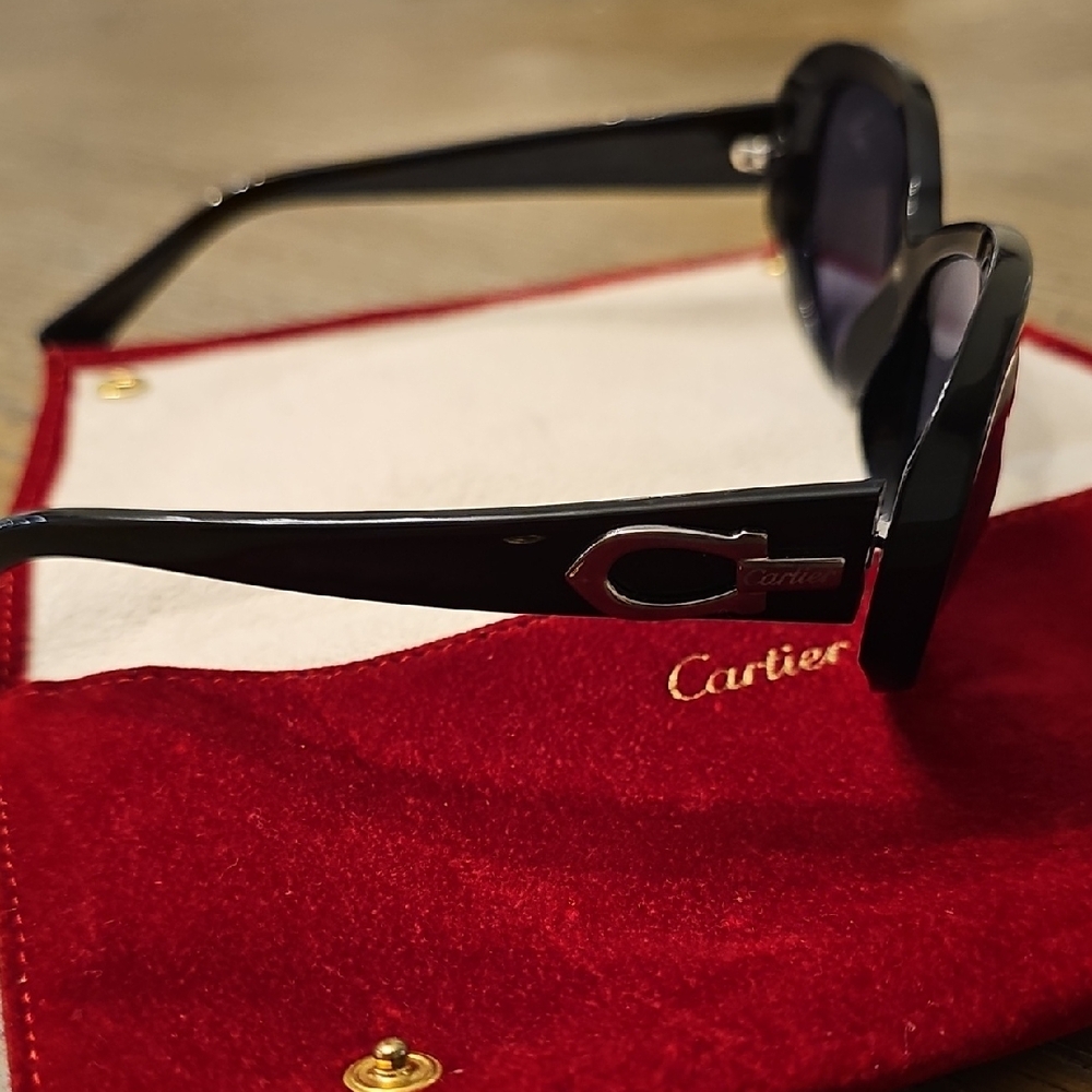 Cartier Black Luxury Glasses Sleek Design - Picture 2 of 6